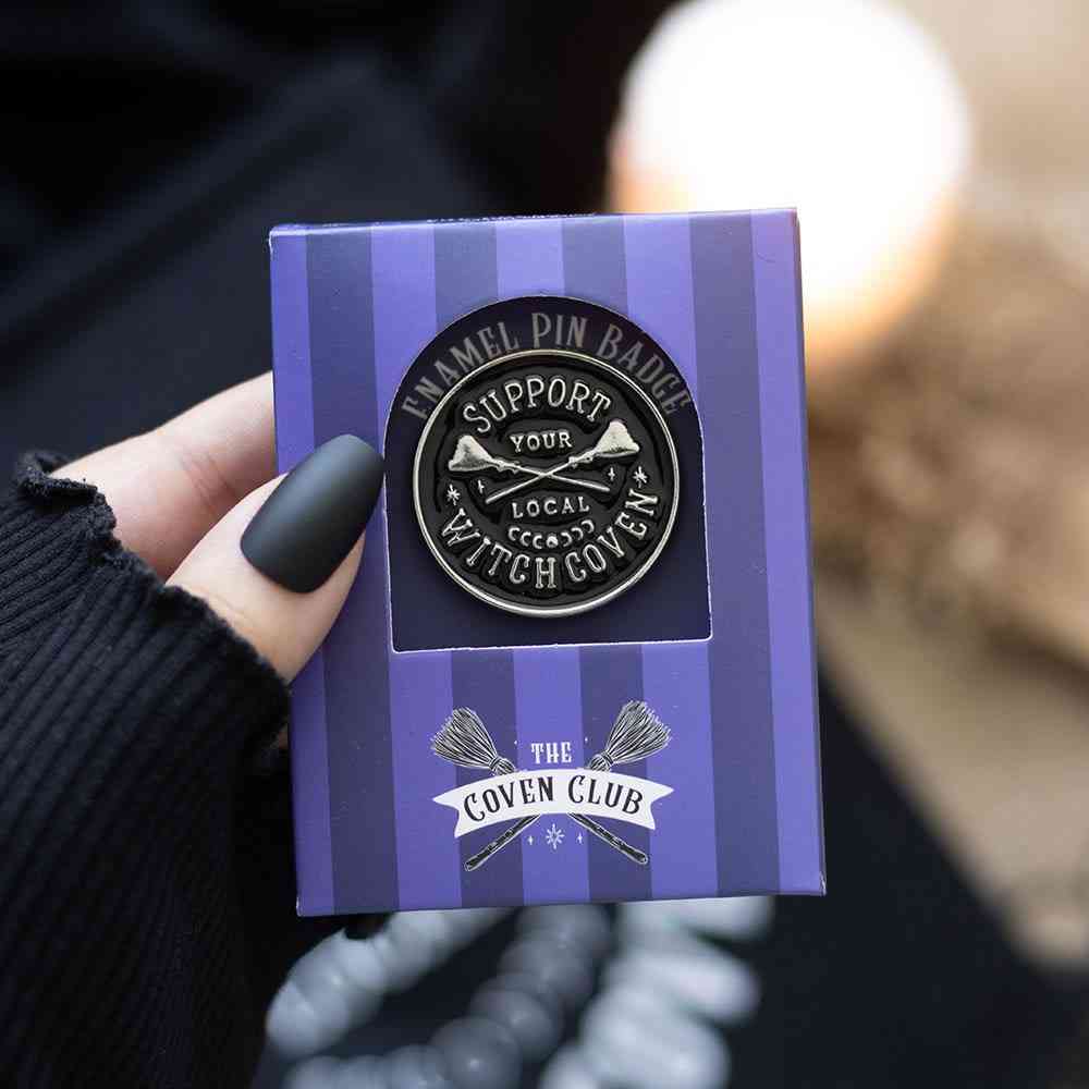 Something Different - The Coven Club Enamel Pin Badge Bouton broche - Multicolore